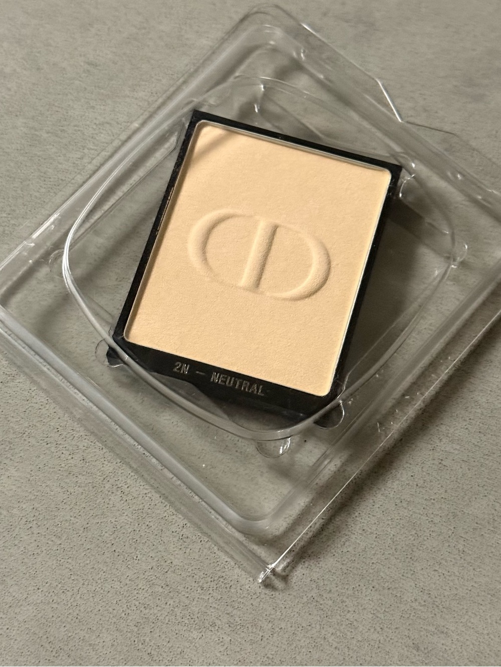 2N Dior Forever Natural Velvet foundation powder